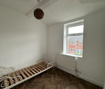 3 bedroom terraced house to rent - Photo 6