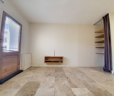 Noves, centre : Maison de village T3 58 m² avec 2 chambres, - Photo 4