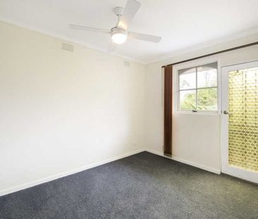 Single-Level Living in a Prime Blackburn Location - Photo 3