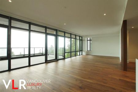 Condo in West Vancouver, BC - Photo 4