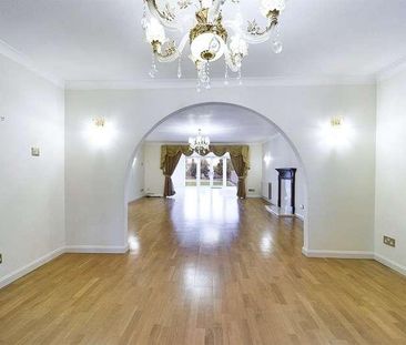 The Drive, Ickenham, UB10 - Photo 1