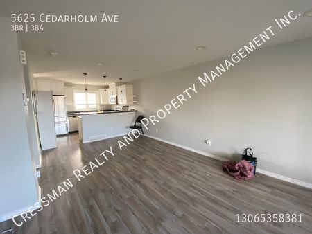 3 Bed, 2.5 bath House available in Harbour landing, Regina SK. - Photo 3