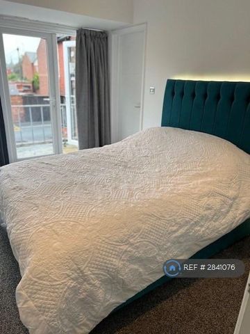 2 bedroom flat to rent - Photo 5