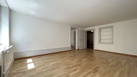 Geräumige Altbauwohnung im Zentrum der Kleinbasler Innenstadt - Foto 3