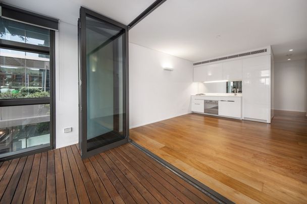 Modern One Bedroom Plus Car Space in Central Park – Prime Location! - Photo 1