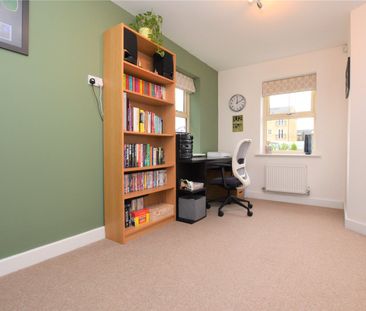 48, Holts Crest Way, Leeds, LS12 2AG - Photo 4