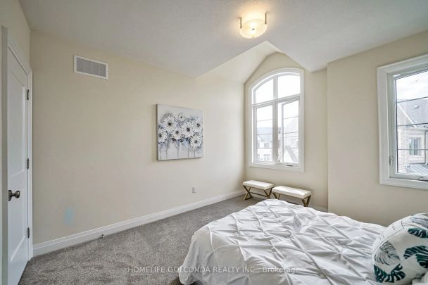 Condo Townhouse For Lease | N9258349 - Photo 1