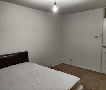 2 Bed Terraced House, Rufford Close, HA3 - Photo 2