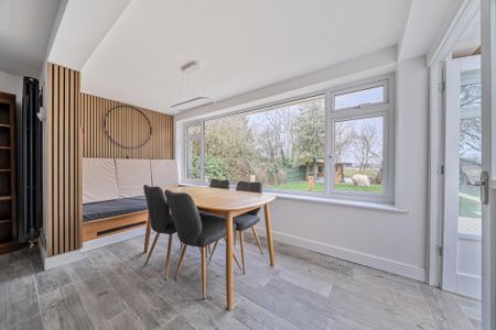 3 bedroom detached bungalow to rent - Photo 4