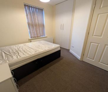 1 bedroom in a house share to rent - Photo 6