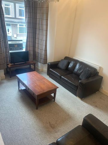 4 bedroom terraced house to rent - Photo 2