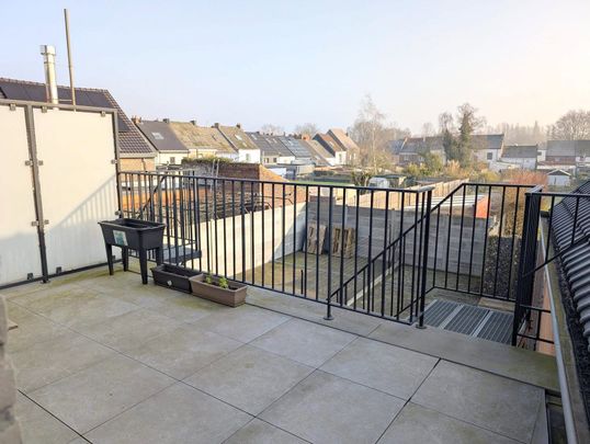 EnergieNEUTRAAL Duplex-app met 2 slpk,2 parkings,tuin+terras - Photo 1