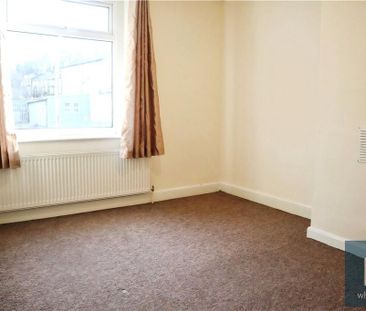 2 bedroom end of terrace house to rent - Photo 5