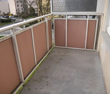 Schöne 3-Zimmer-Wohnung mit Tageslichtbad und Balkon in Hanau-Groß... - Photo 2