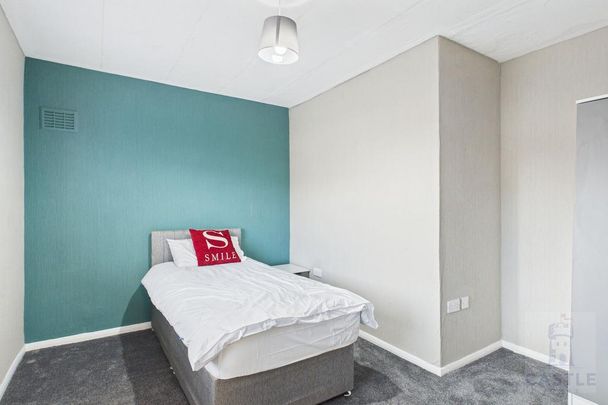 4 bedroom house of multiple occupation to rent - Photo 1