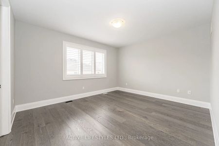Detached Home For Lease | W9250779 - Photo 4