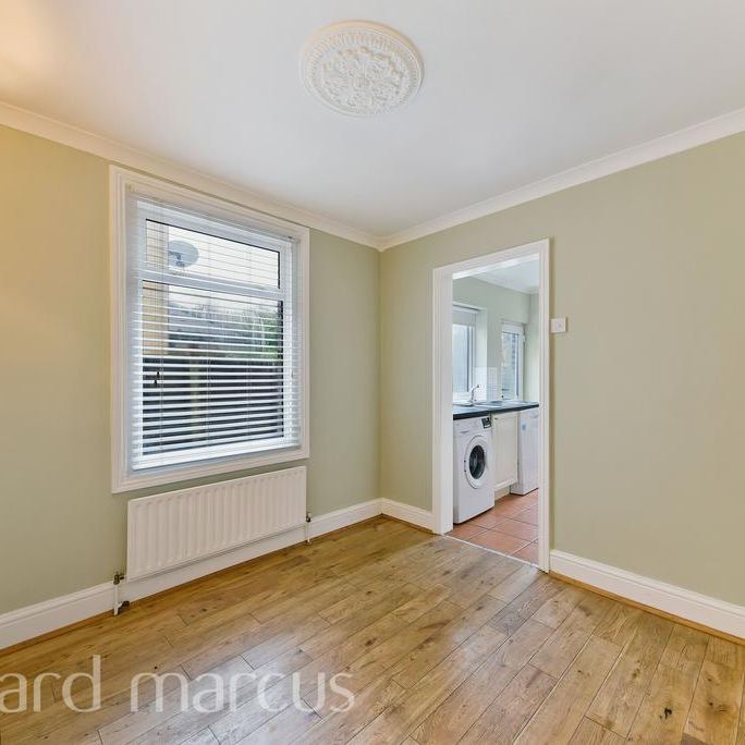 3 bedroom end of terrace house to rent - Photo 1