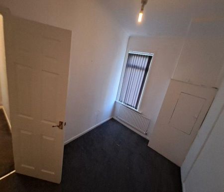 3 bedroom terraced house to rent - Photo 4