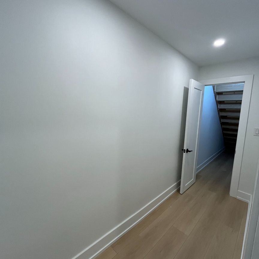 For Lease - 1039 Caven Street Unit# Bsmt, Mississauga, Ontario - Photo 1