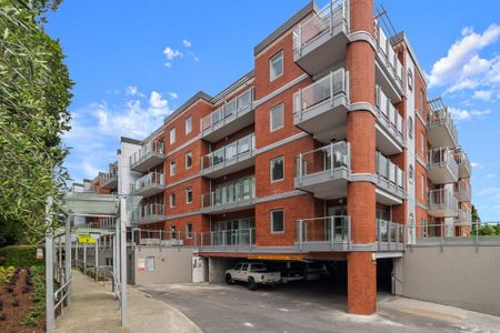 Brilliant Top Floor Apartment in St Lukes - Photo 5