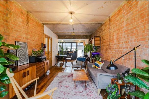 2 Bed Maisonette, Temple Street, E2 - Photo 1