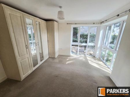 2 bedroom flat to rent - Photo 2