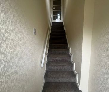 3 bedroom flat to rent - Photo 3