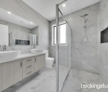 Beautiful family home in Beveridge - Photo 2