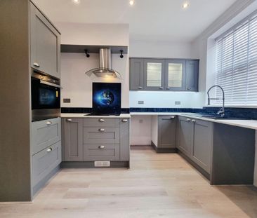 2 bedroom terraced house to rent - Photo 2