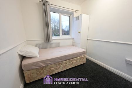 3 bedroom Semi House for rent on Newminster Road, Fenham, Newcastle Upon Tyne, NE4 9LN - Photo 4