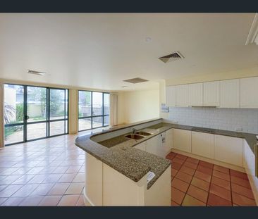 62 Eastern Beach Road, Geelong, Vic 3220 - Photo 6