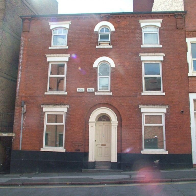 6 bedroom townhouse to rent - Photo 1