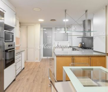 Vivienda temporal con terraza junto a Turó Park - Photo 5