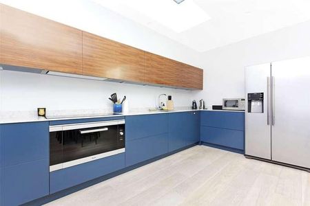Flat A, Conway Street, London, W1T - Photo 2