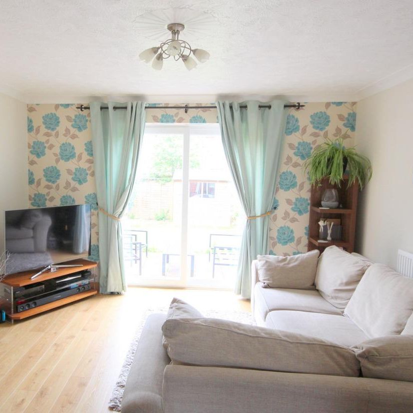 2 bedroom end of terrace house to rent - Photo 1