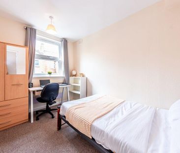 5 bedroom terraced house to rent - Photo 1