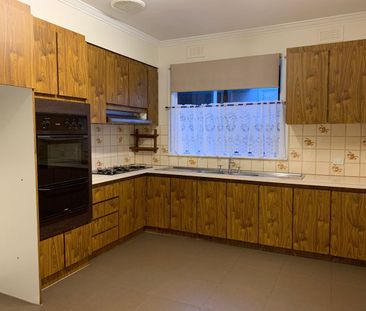 Family home awaits! - Photo 1