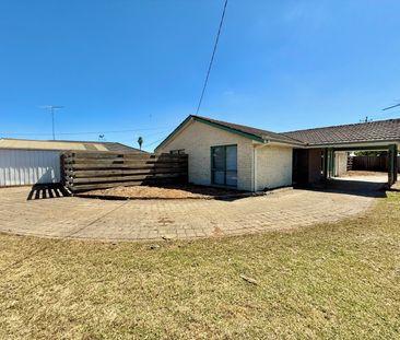 Plenty of Space, Inside and Out - Photo 5