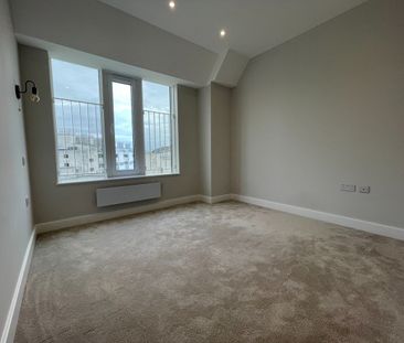 2 Bed Flat, Alleyn House, SO15 - Photo 3
