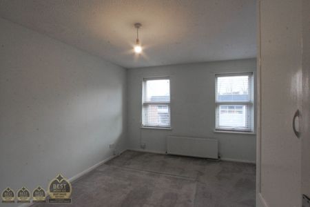 2 Bedroom - Photo 4