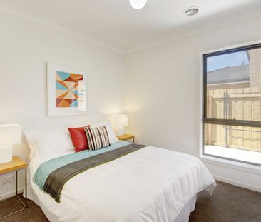 THREE BEDROOM TOWNHOUSE - Photo 5