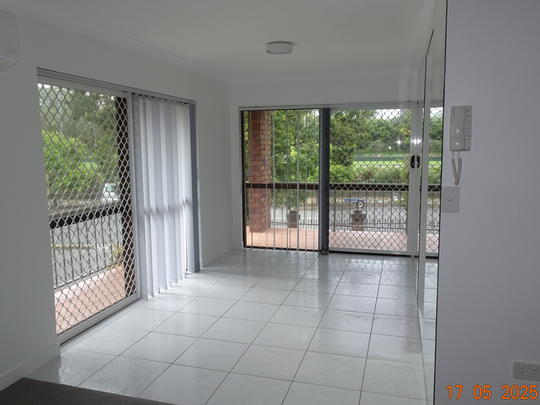Unit 15, 22 Commodore Drive, Surfers Paradise, QLD - Photo 1