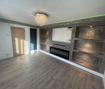 4 bedroom semi-detached house to rent - Photo 2