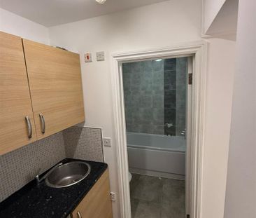Brockham Crescent, Croydon CR0, London - Photo 3