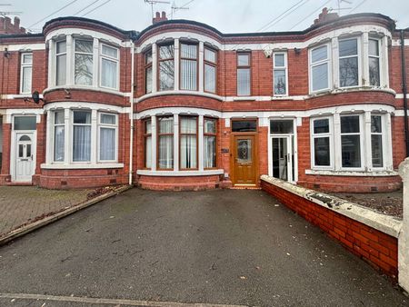 Spacious Four Bedroom Terrace - Photo 3