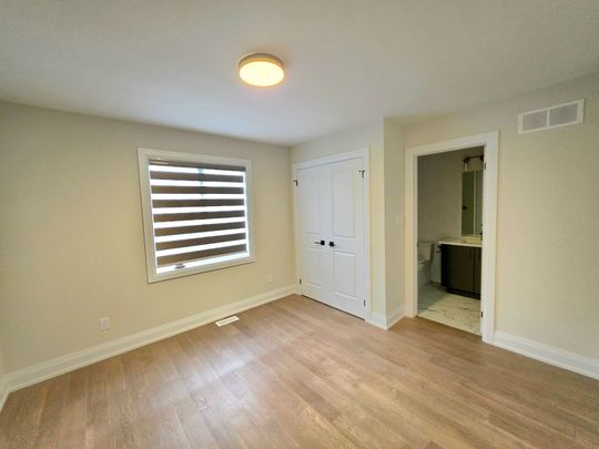 For Lease - 6438 SUNSHINE Common, Niagara Falls, Ontario - Photo 1