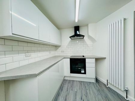 2 bedroom terraced house to rent - Photo 4