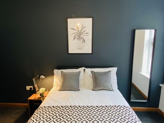 4 bedroom terraced house to rent - Photo 1