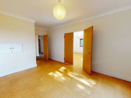 Detached house to rent on - Photo 4