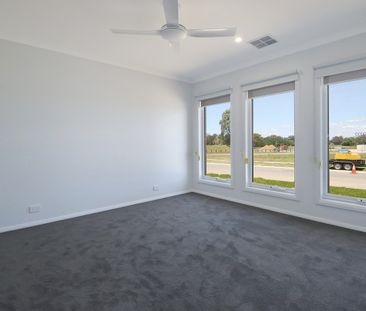 Fabulous Family Home! - Photo 4